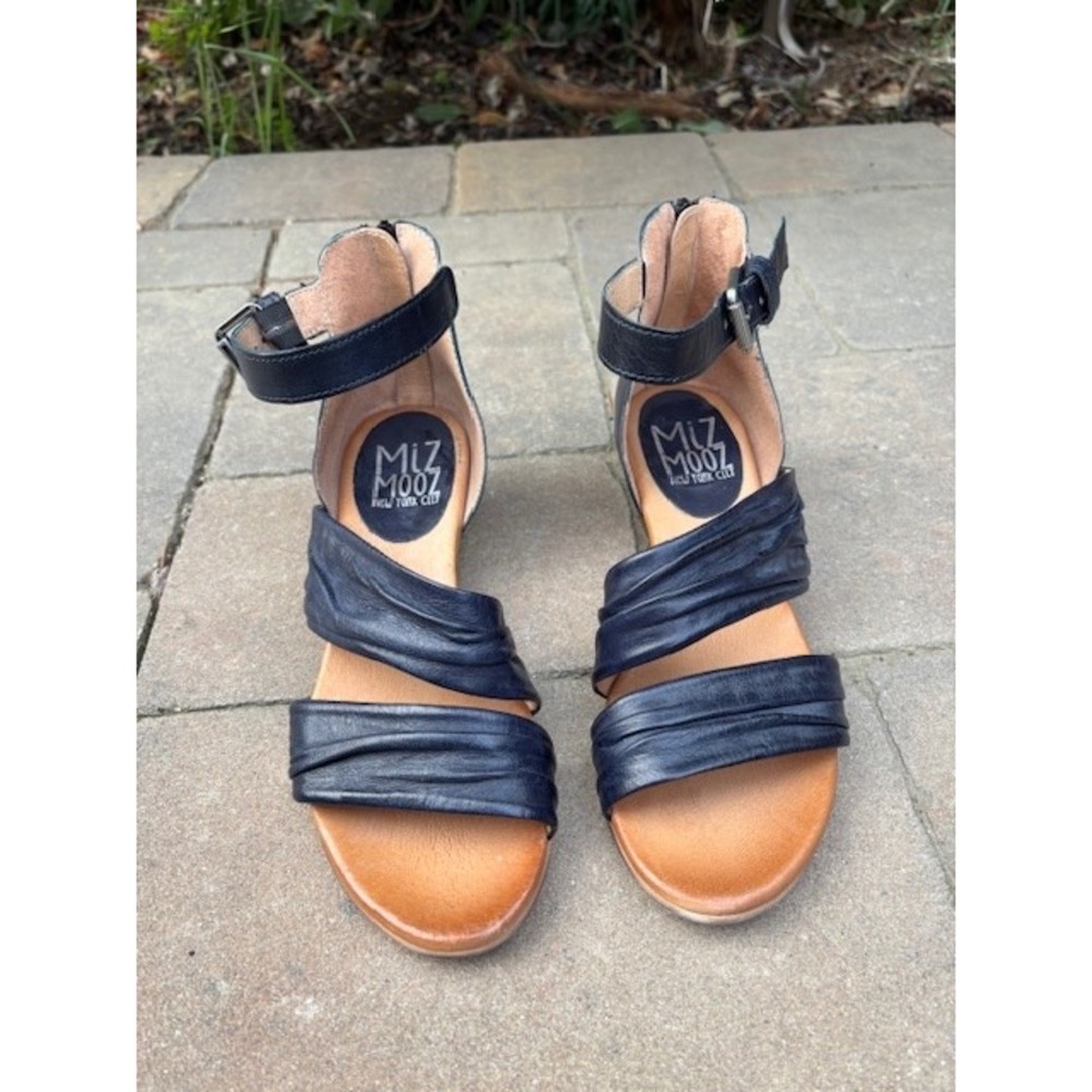 Miz Mooz Cassie Navy Blue Leather Ruched Ankle Strap Sandals Women 38 Wide‎ - Picture 2 of 9